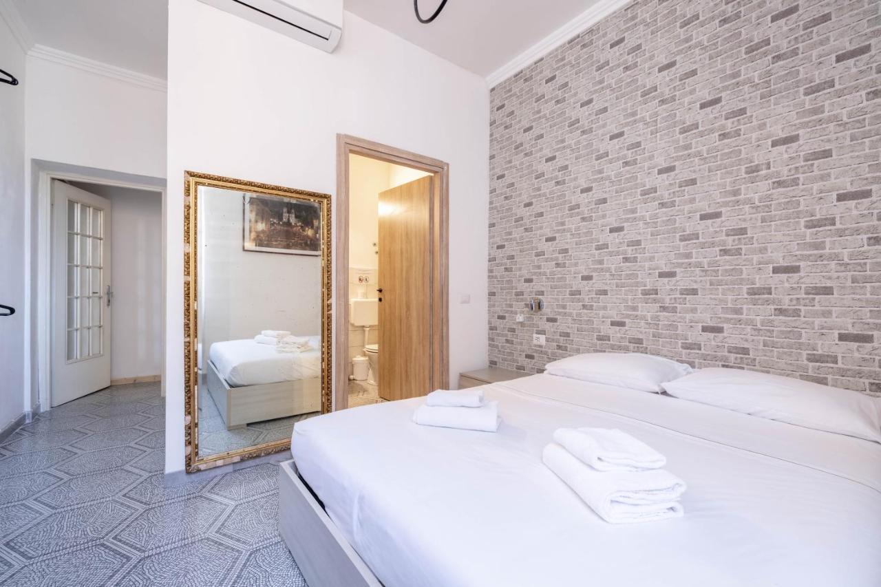 Vg Piazza Navona 5 Stelle Montecitorio Room Řím Exteriér fotografie